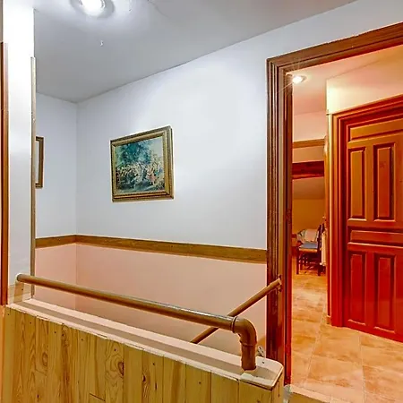 Retreat With Terrace 度假居